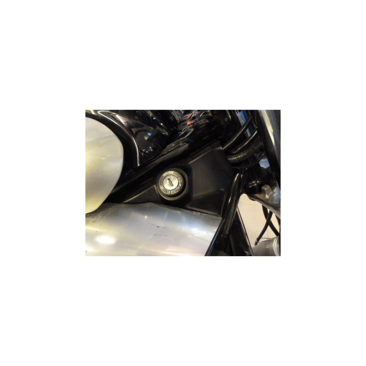 CACHE LATERALE 6 VMAX 1200              